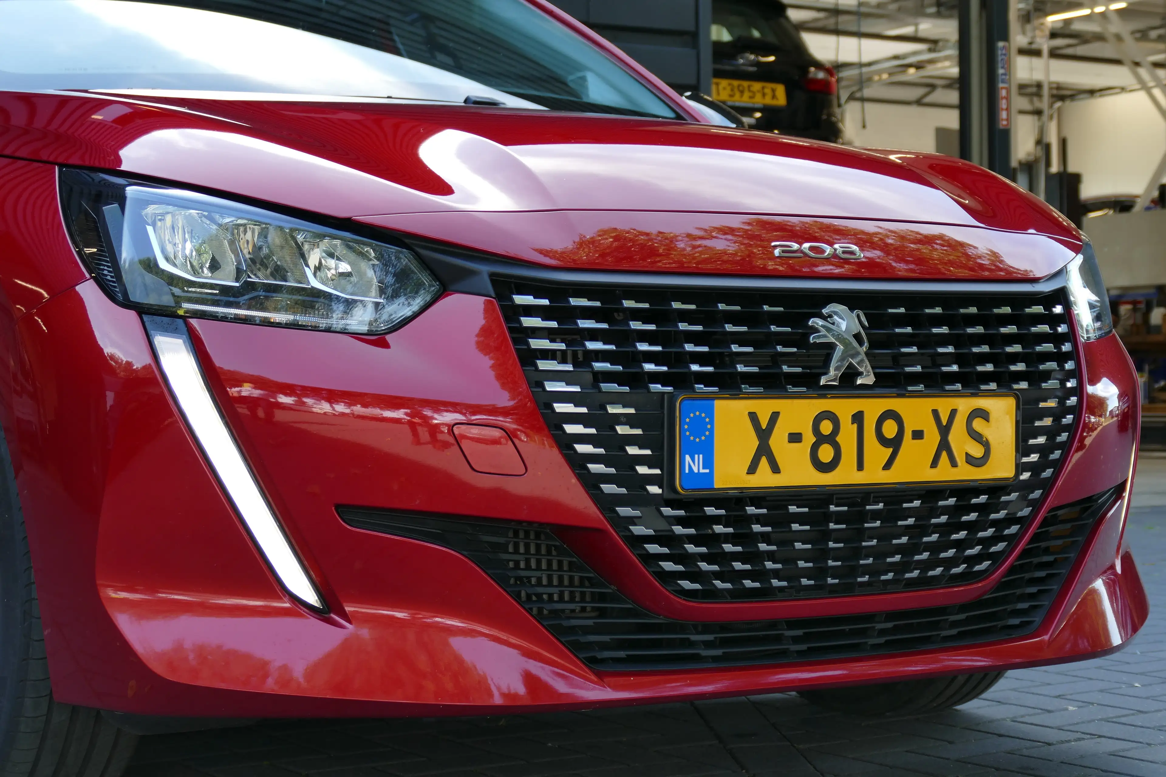 Peugeot 208 1.2 PURETECH 100PK ALLURE / CAMERA / STOELVERWARMI — photo 8