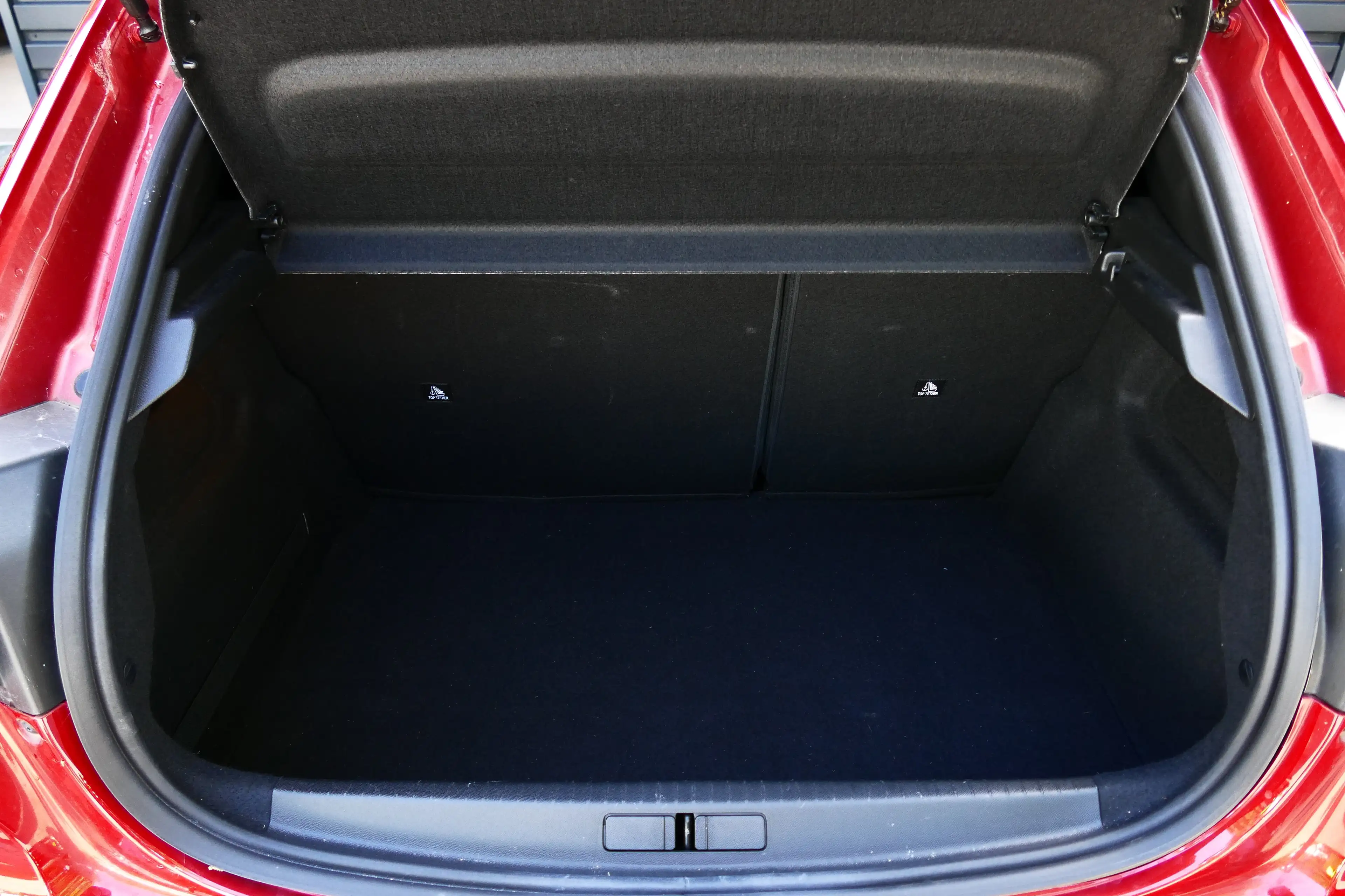 Peugeot 208 1.2 PURETECH 100PK ALLURE / CAMERA / STOELVERWARMI — photo 12