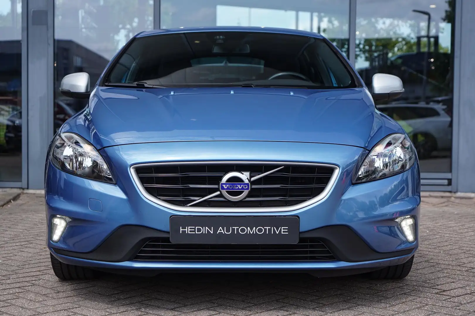 Volvo V40 2.0 T3 R-Design | Navigatie | Parkeersensoren Acht Blauw - 2