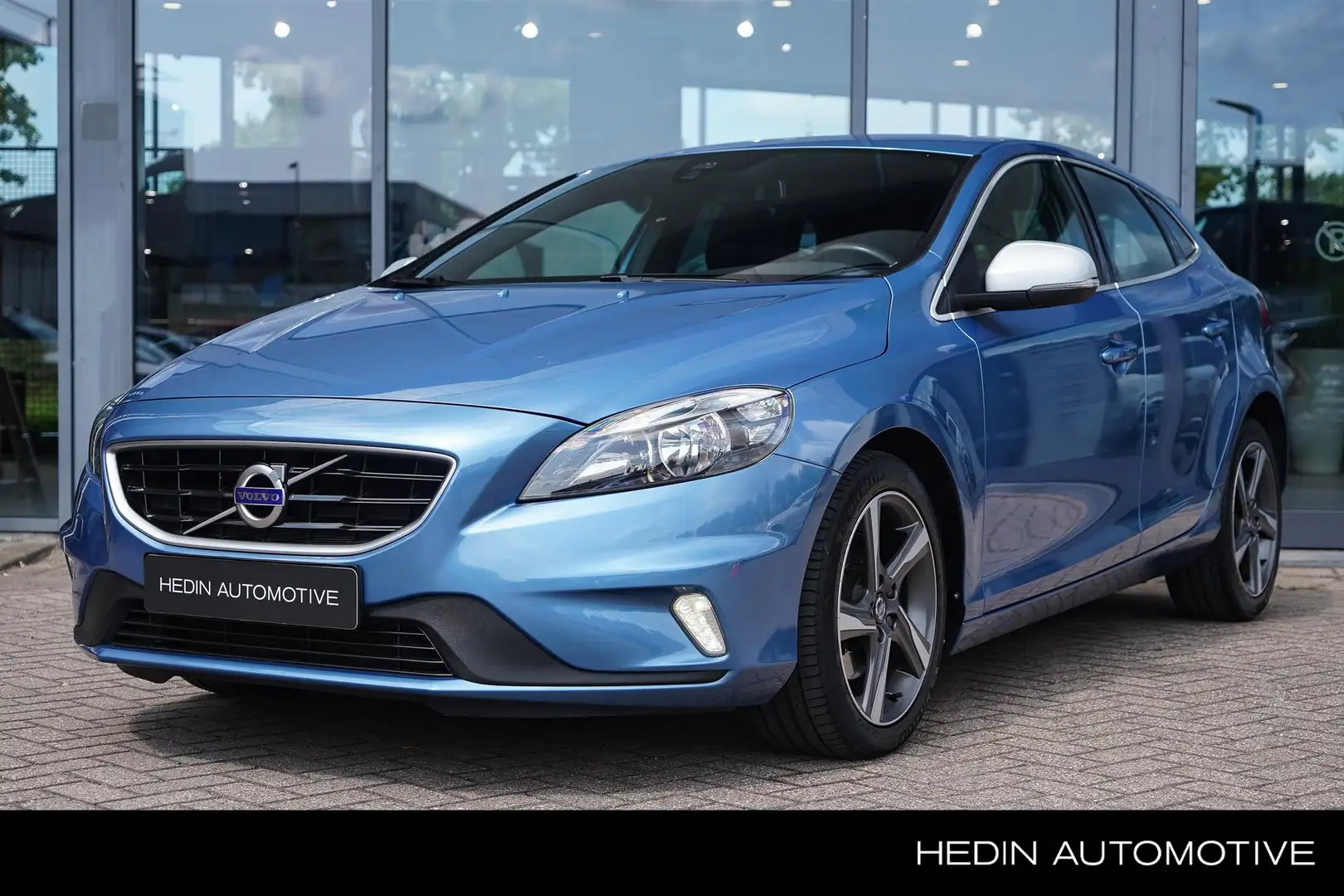 Volvo V40 2.0 T3 R-Design | Navigatie | Parkeersensoren Acht Blauw - 1