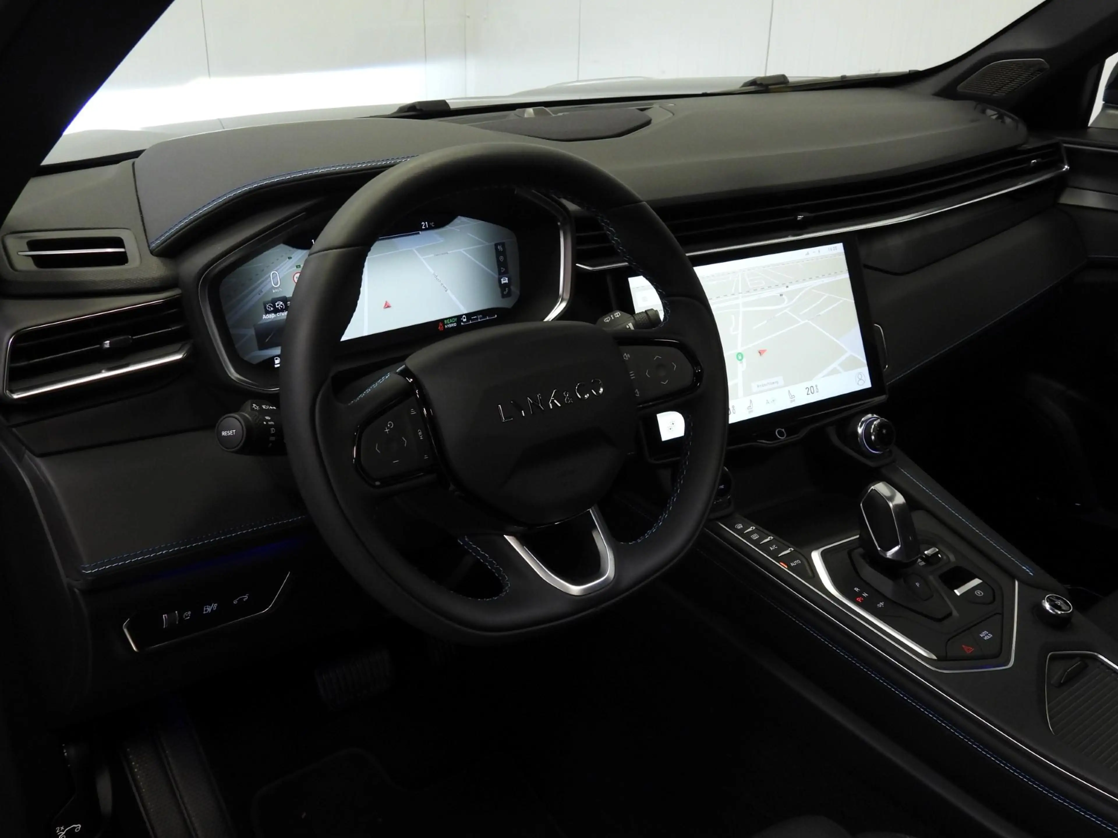Lynk & Co 01 1.5 PHEV BlackLine TREKH./NAVI/360CAM/SCHUIFDAK/LE — photo 4