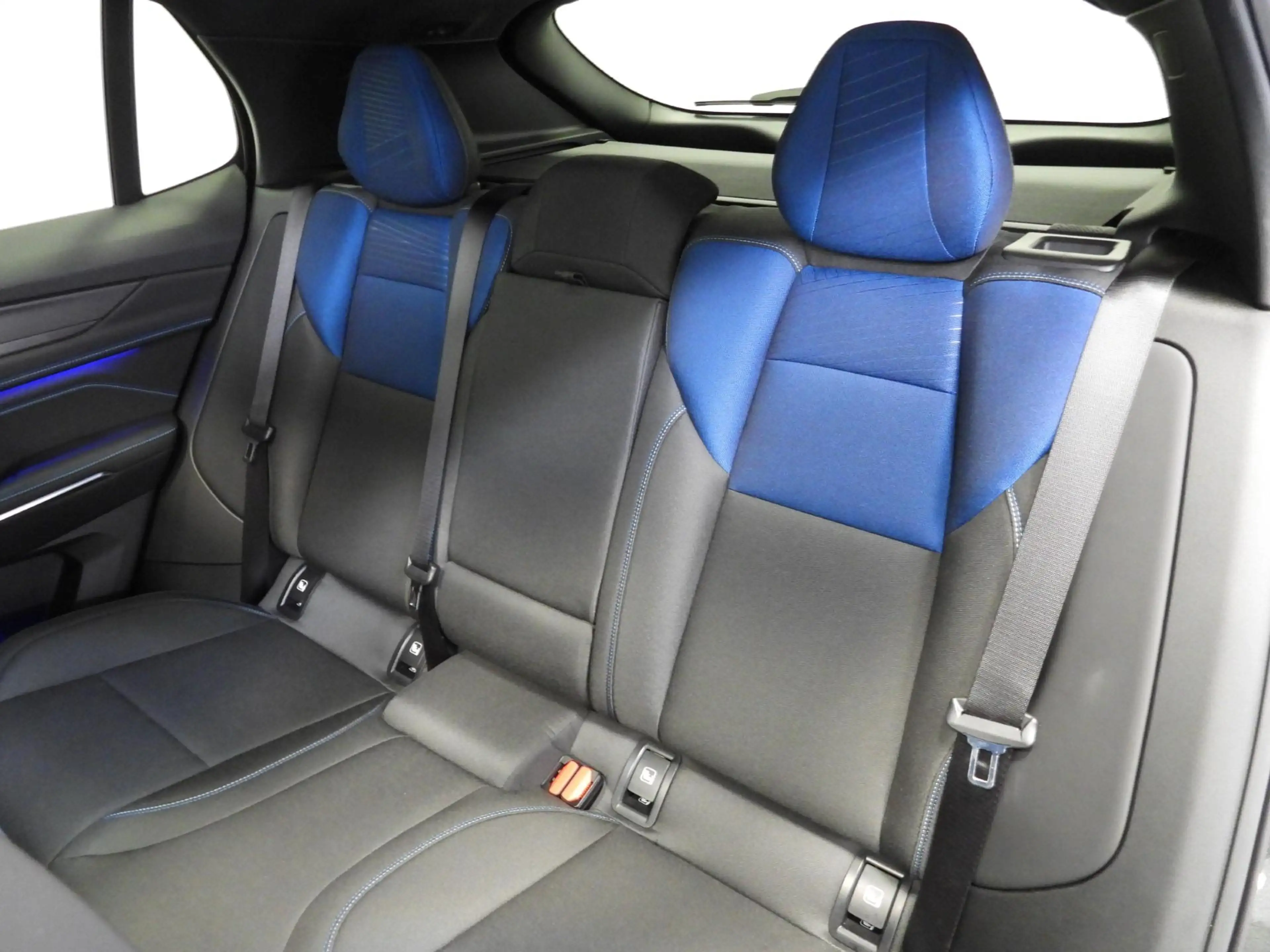 Lynk & Co 01 1.5 PHEV BlackLine TREKH./NAVI/360CAM/SCHUIFDAK/LE — photo 32