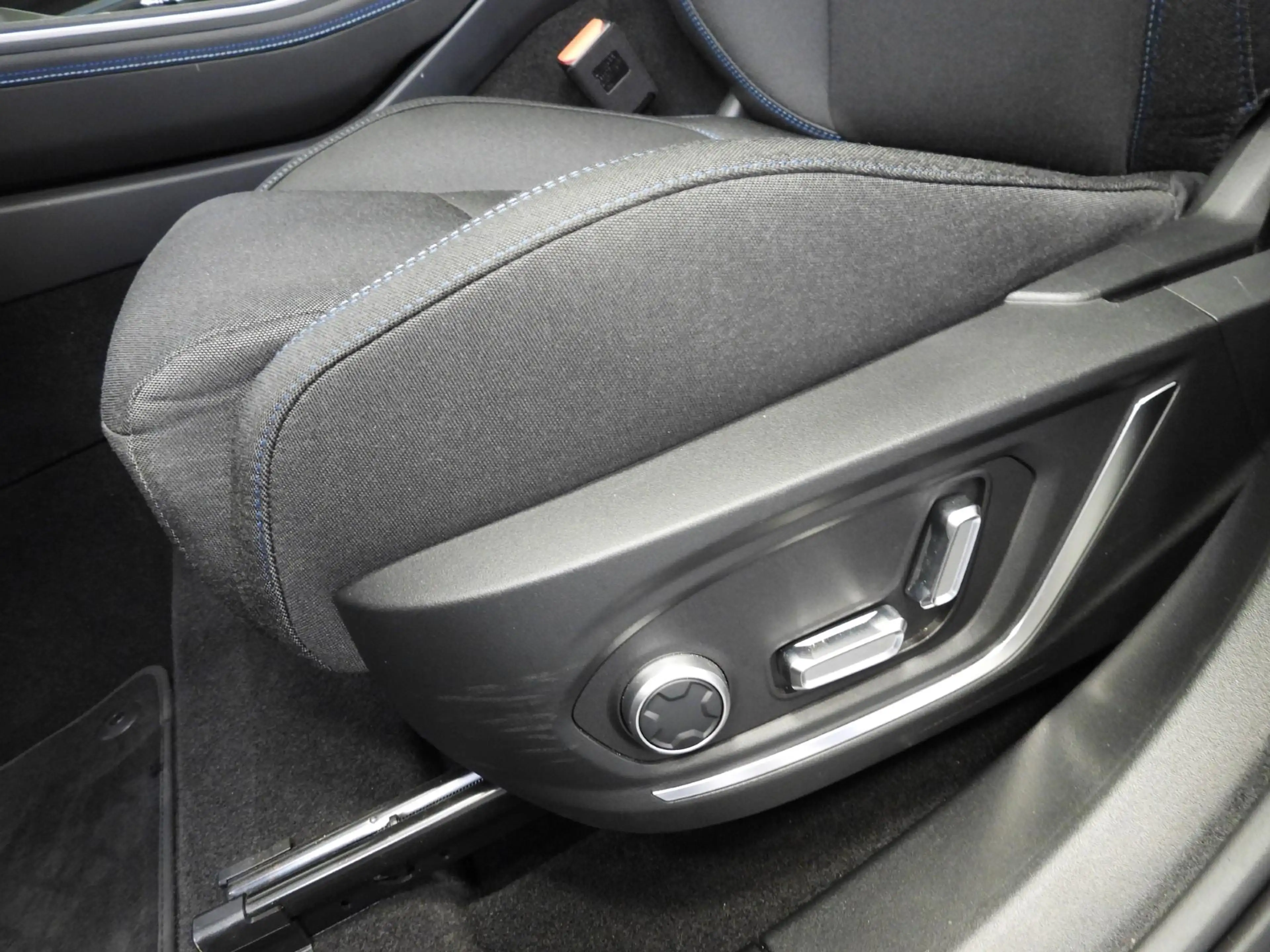 Lynk & Co 01 1.5 PHEV BlackLine TREKH./NAVI/360CAM/SCHUIFDAK/LE — photo 30