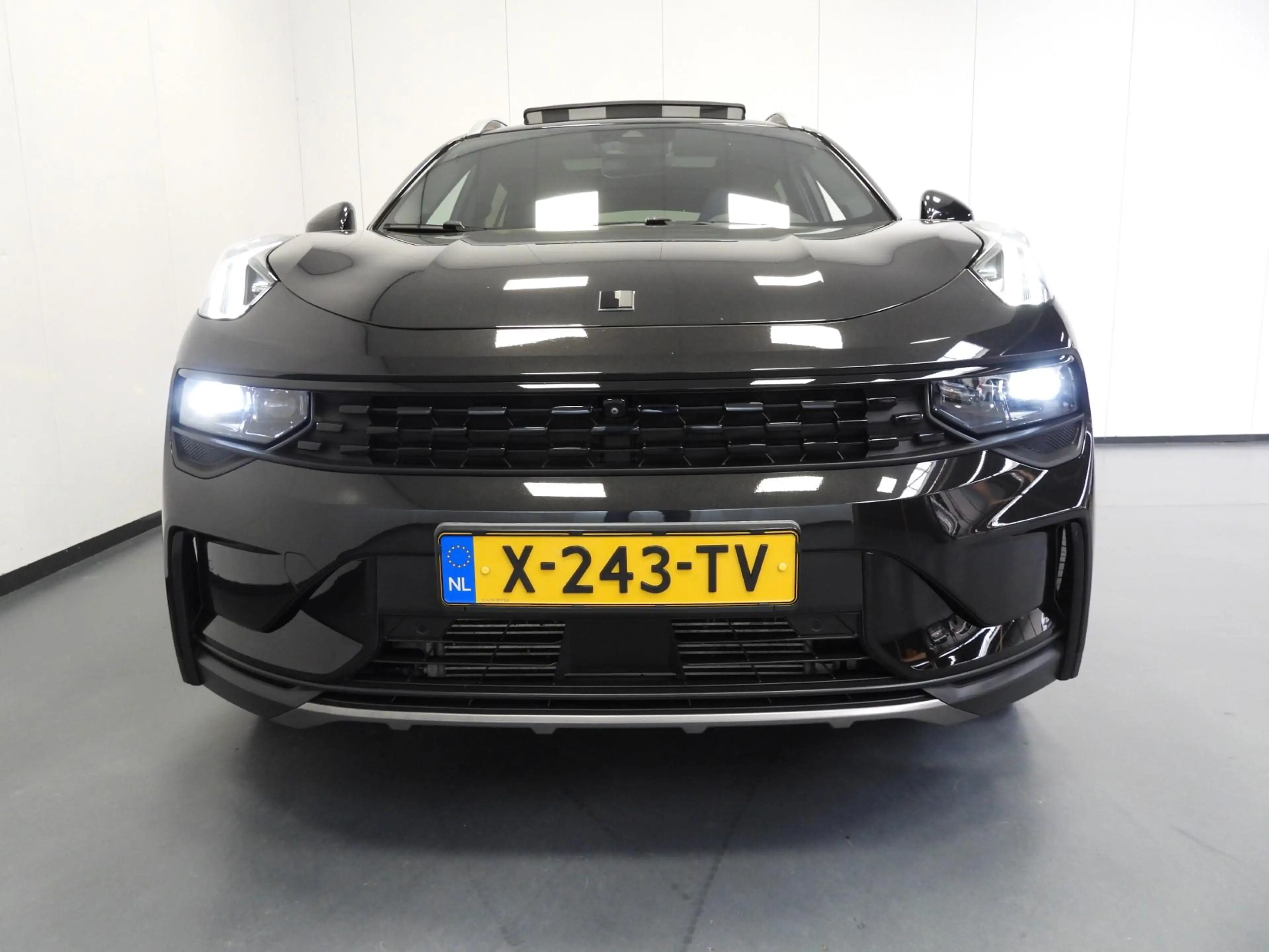 Lynk & Co 01 1.5 PHEV BlackLine TREKH./NAVI/360CAM/SCHUIFDAK/LE — photo 46