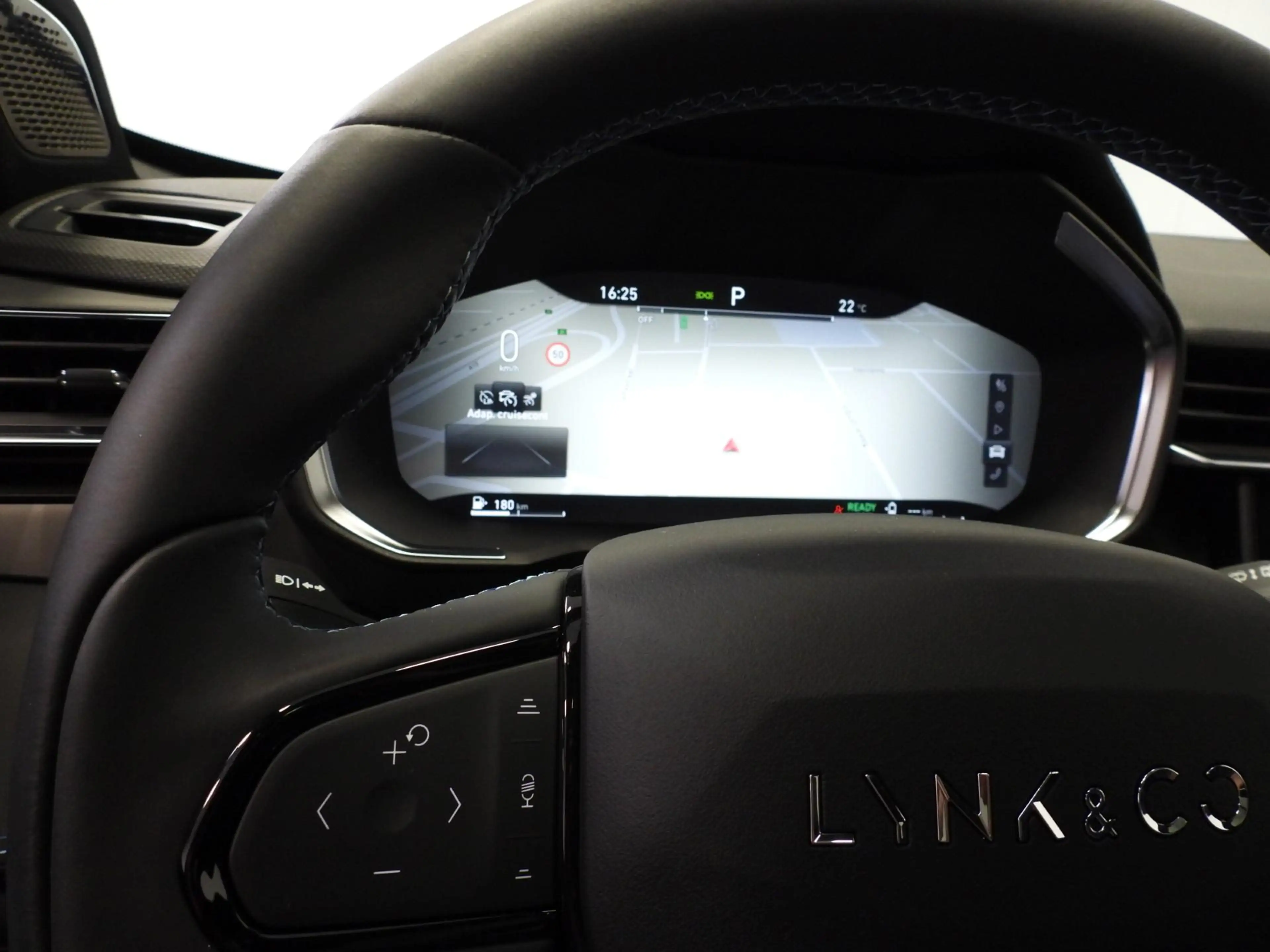 Lynk & Co 01 1.5 PHEV BlackLine TREKH./NAVI/360CAM/SCHUIFDAK/LE — photo 19