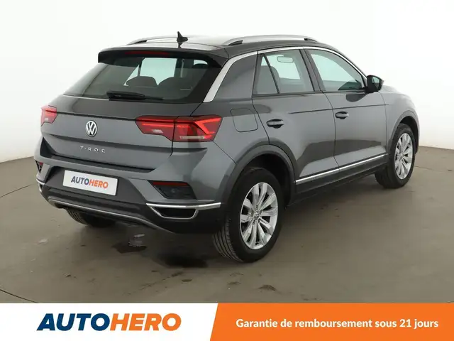 Volkswagen T-Roc view 6