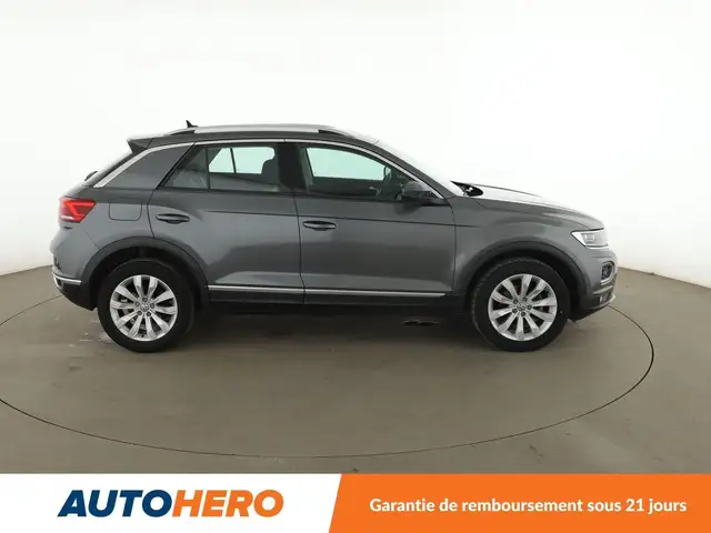 Volkswagen T-Roc view 7