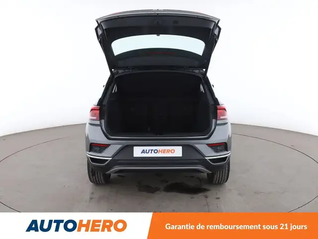 Volkswagen T-Roc view 16