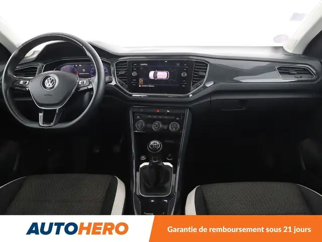 Volkswagen T-Roc view 12