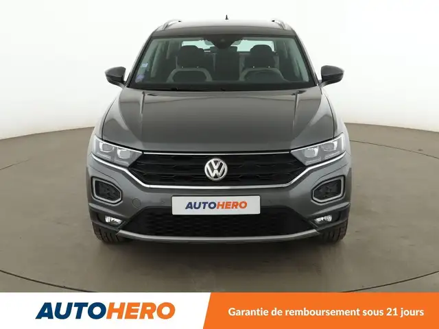Volkswagen T-Roc view 9