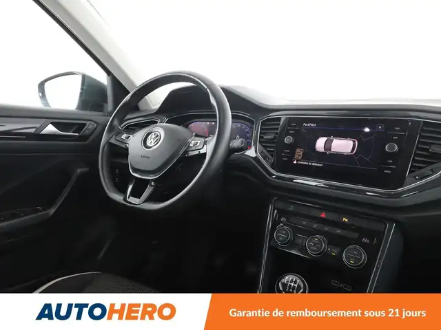 Volkswagen T-Roc view 13