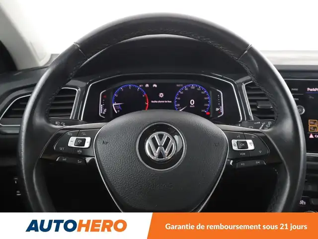 Volkswagen T-Roc view 19