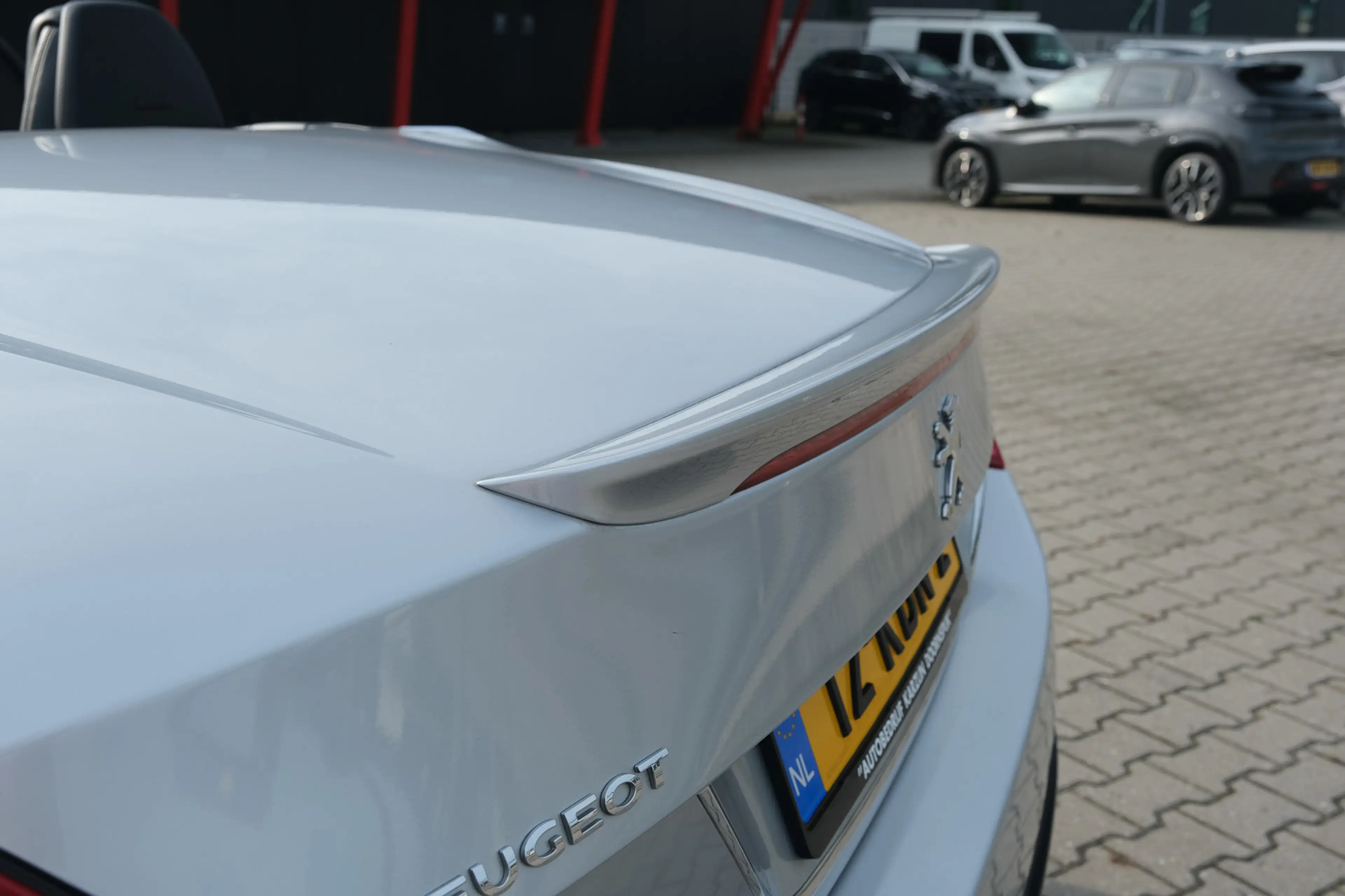 Peugeot 308 CC 1.6 THP Feline — photo 16