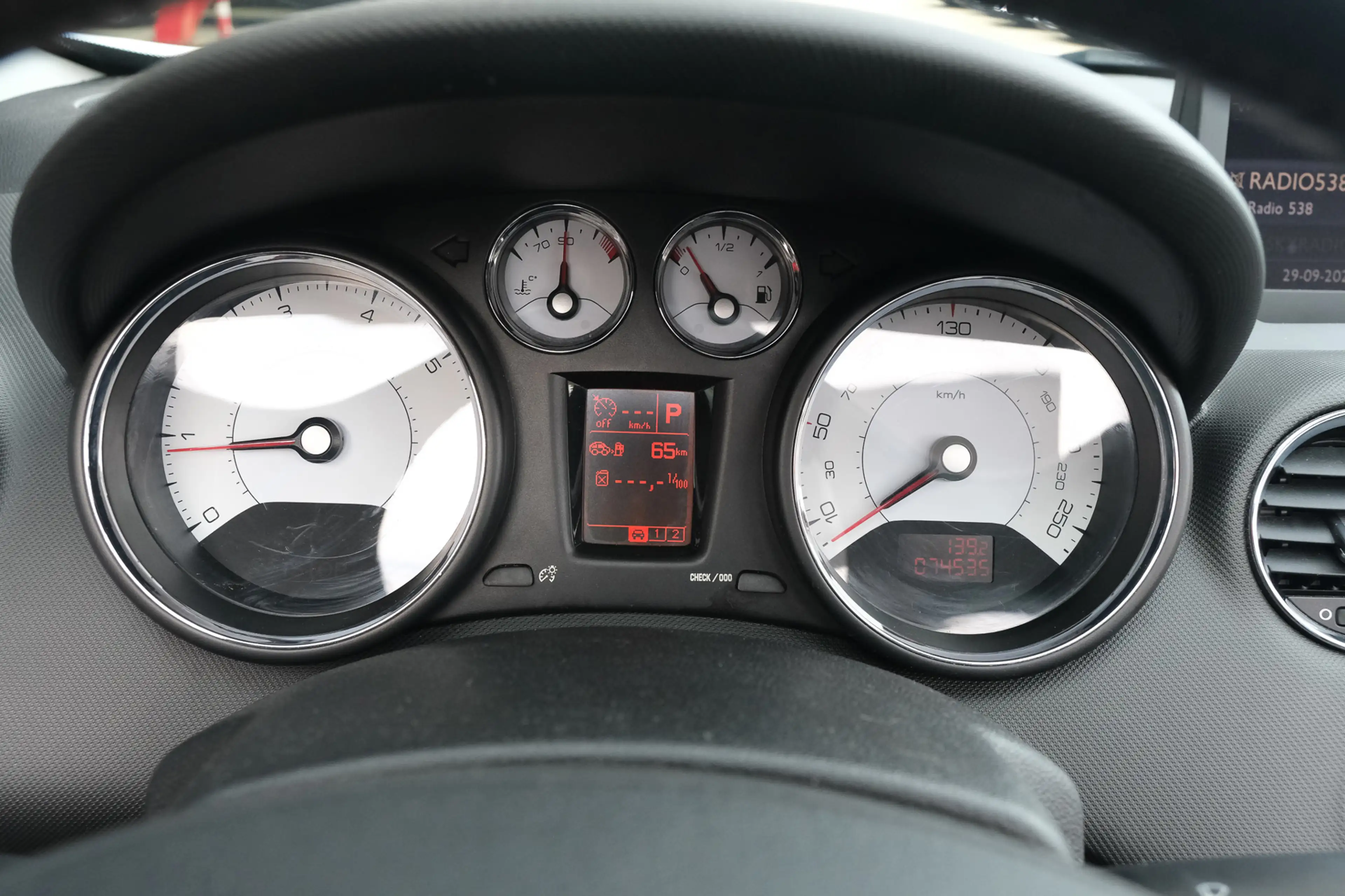 Peugeot 308 CC 1.6 THP Feline — photo 7