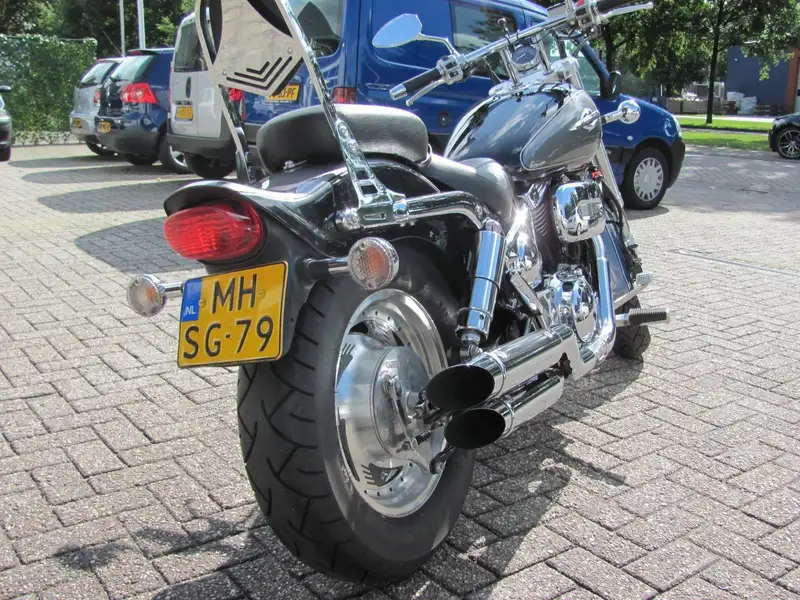 Suzuki VZ 800 - foto 2