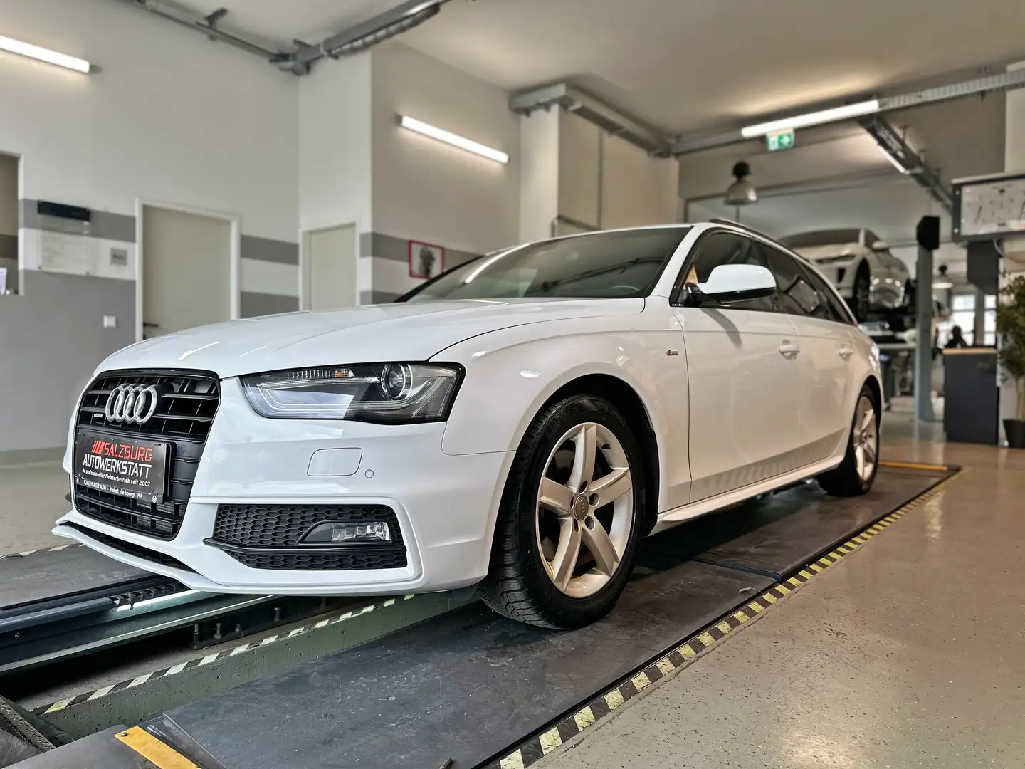 Audi A4 Avant 2,0 TDI quattro Style S-LINE §57a: 07.26 Blanc - 2