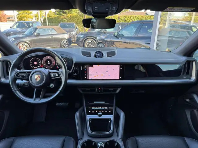 Porsche Cayenne view 7