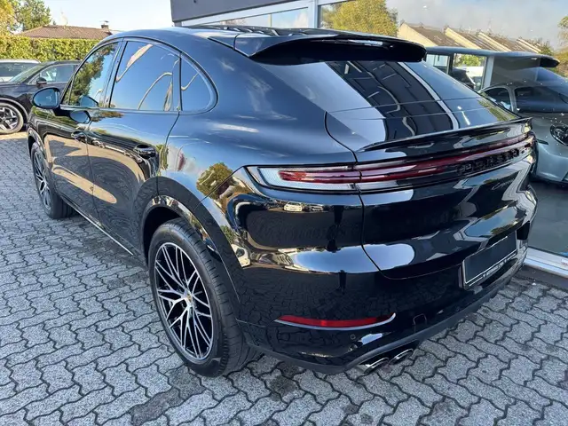 Porsche Cayenne view 5