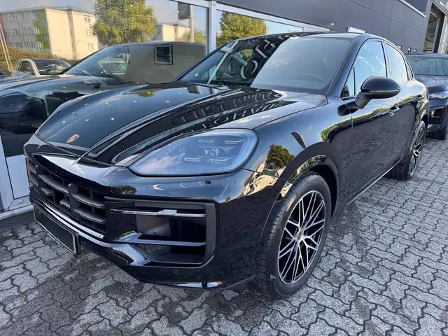 Porsche Cayenne view 3