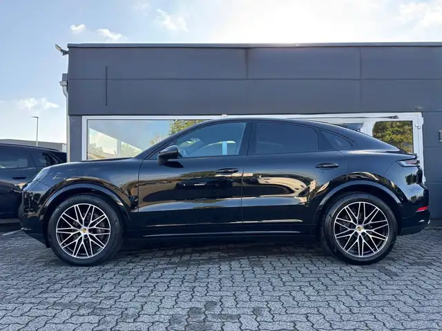 Porsche Cayenne view 2