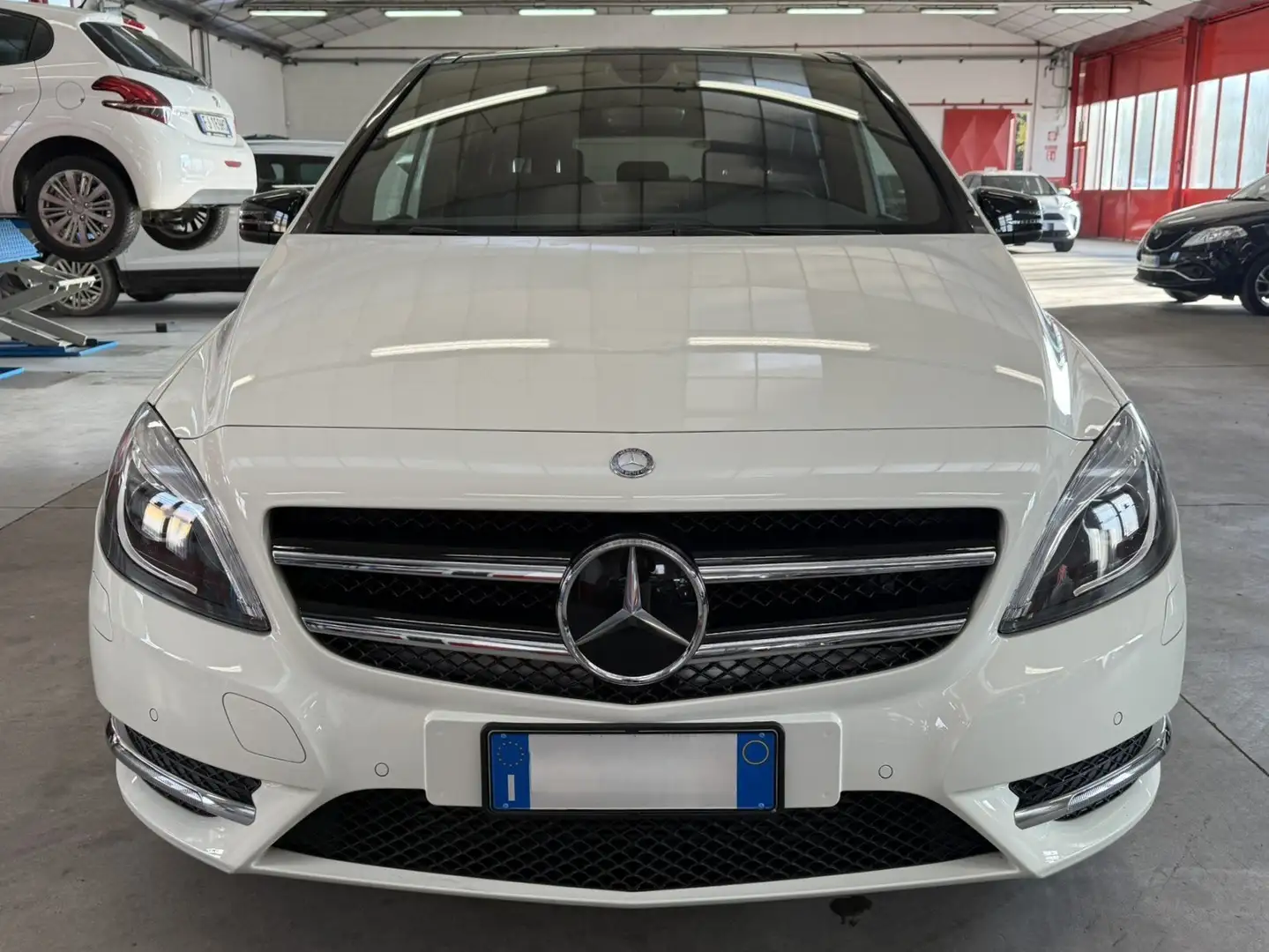 Mercedes-Benz B 180 Classe B 180 cdi Premium auto Neopatentati Bianco - 2