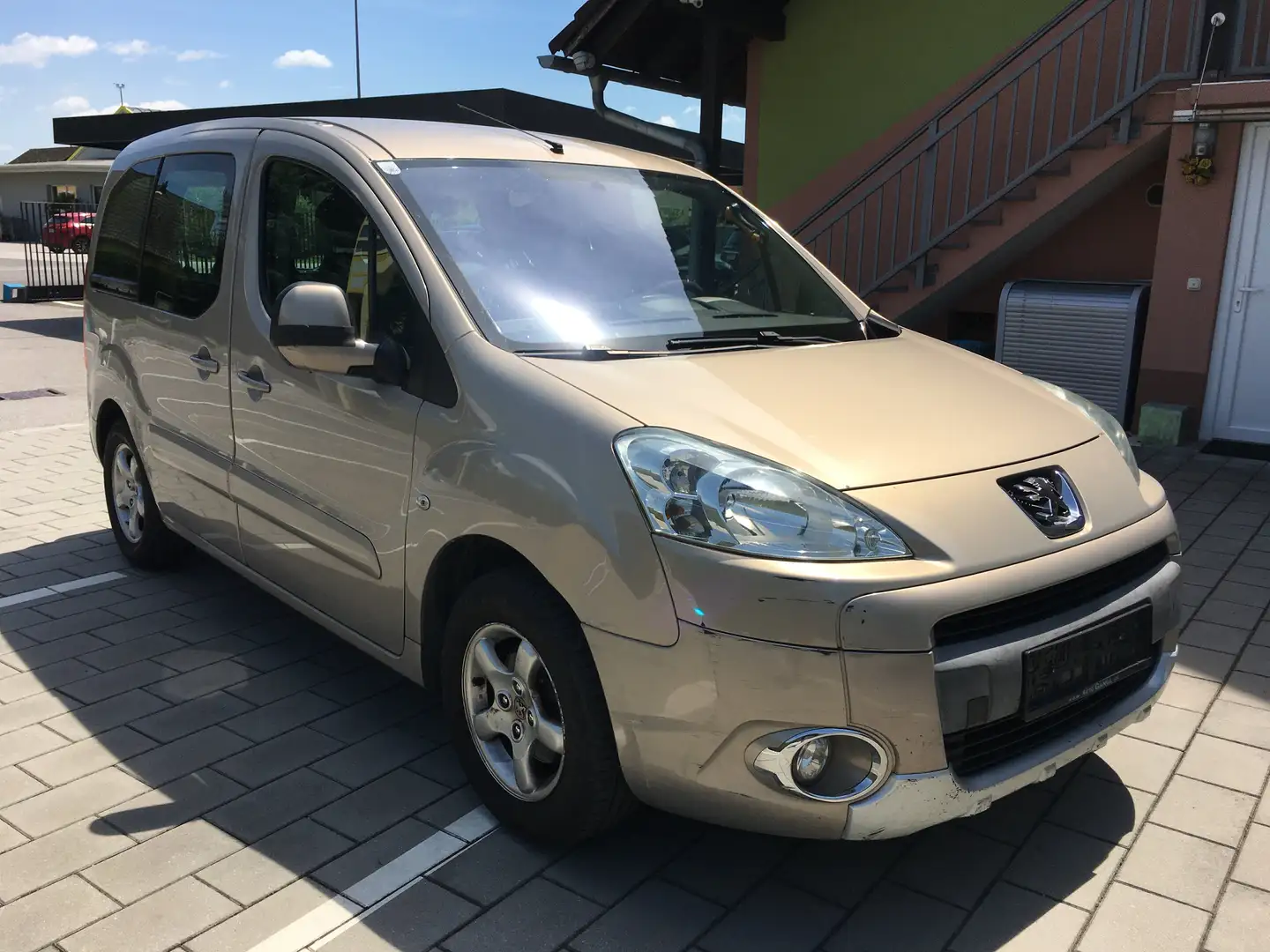 Peugeot Partner Partner Tepee Comfort 1,6 HDi 90 FAP Comfort Braun - 2