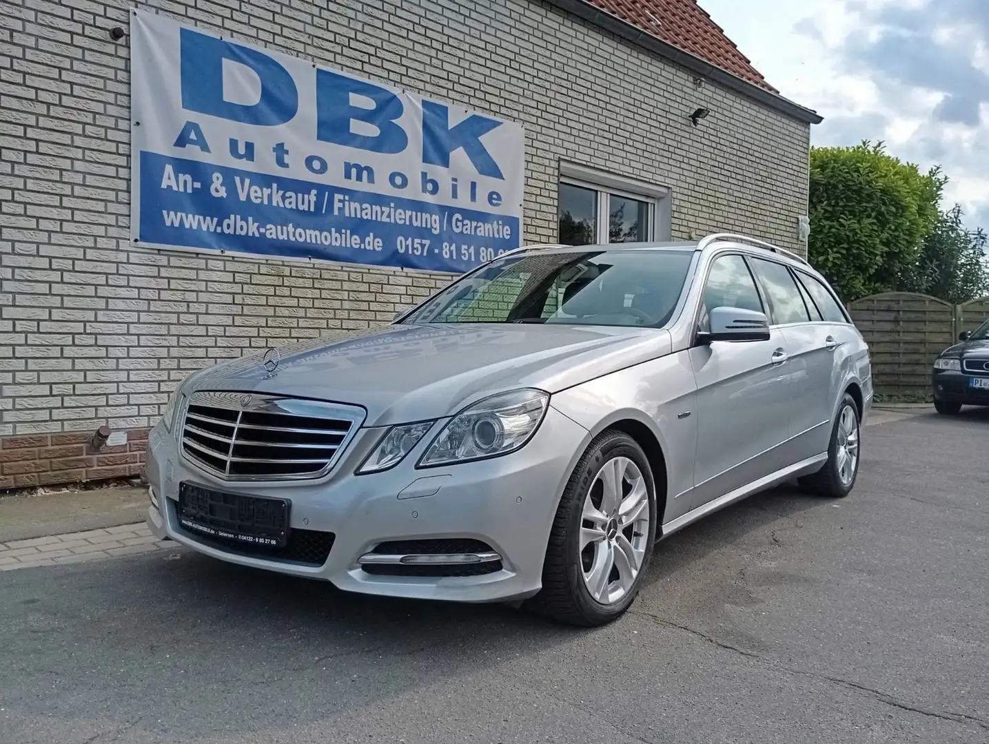 Mercedes-Benz E 220 CDI T Avantgarde Autom. XEN. PDC. NAVI Zilver - 1