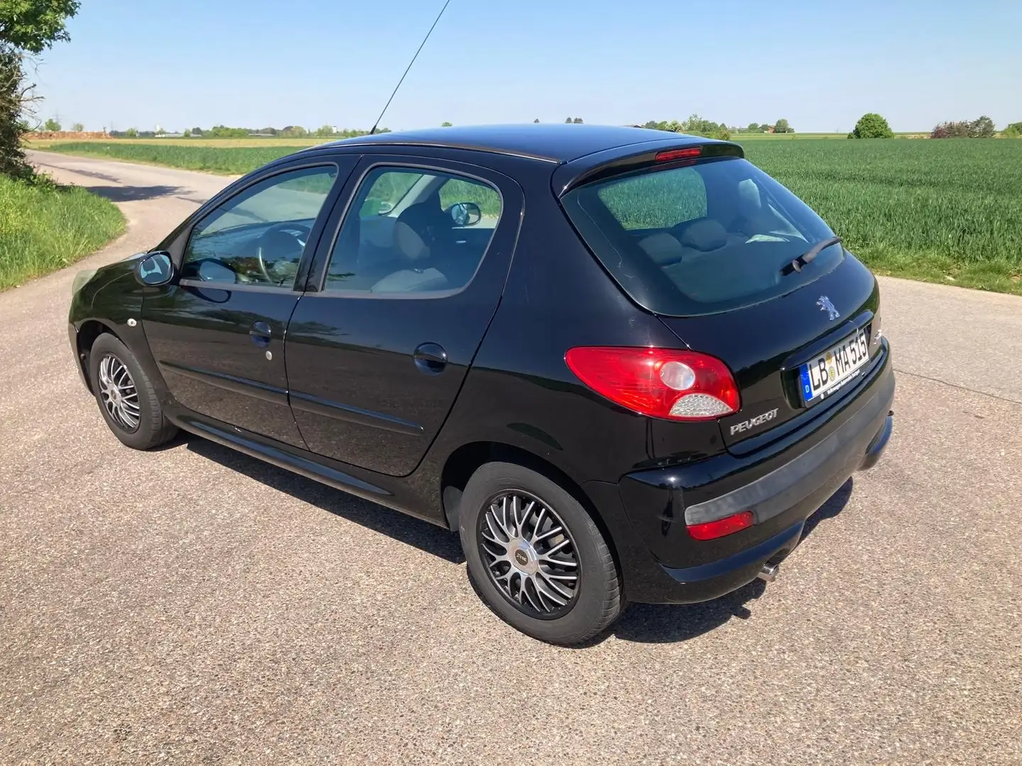 Peugeot 206 206+ 1.4/TÜV NEU/50.000Km/2.Hand/8-fach bereift Schwarz - 2