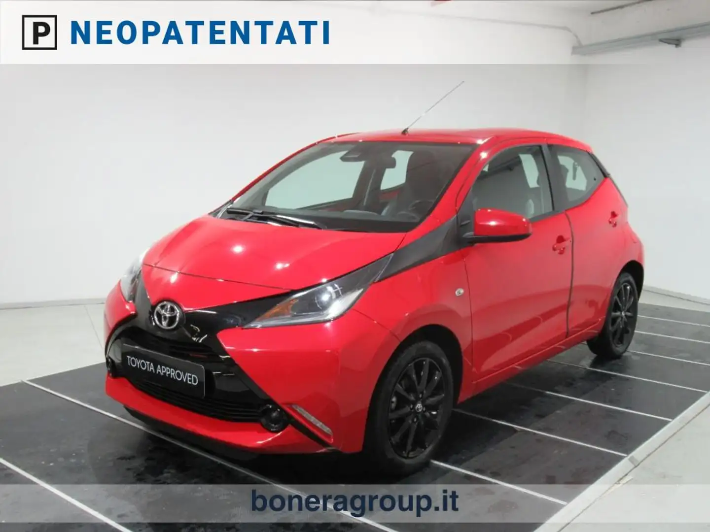 Toyota Aygo 1.0 x-cool 5p my15 Red - 1