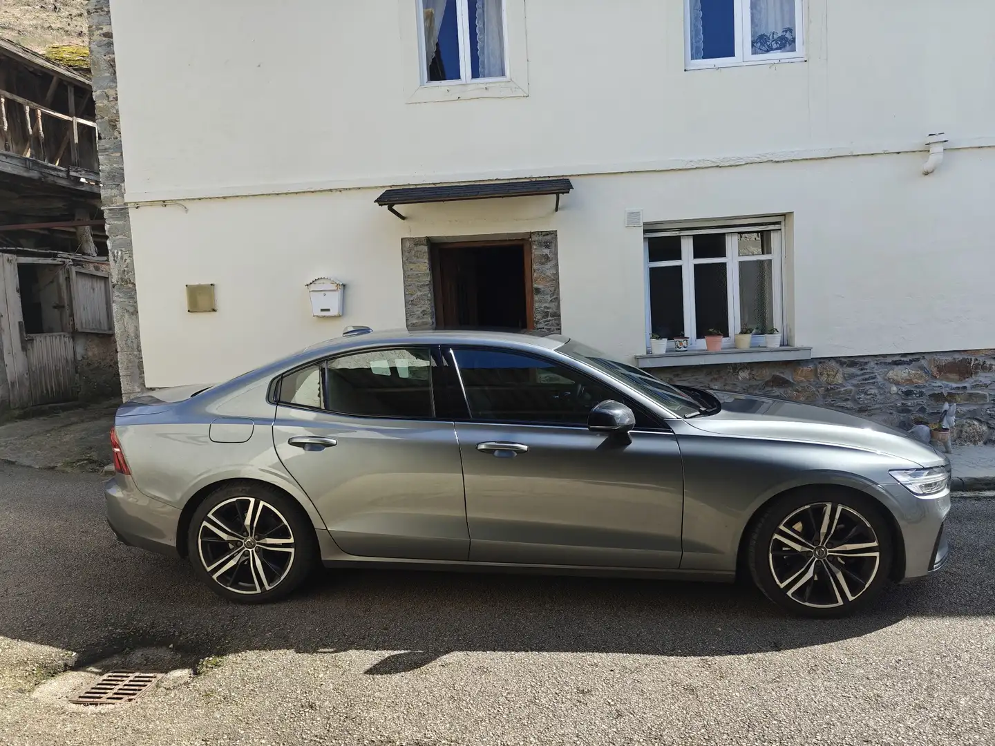 Volvo S60 T4 R-Design Aut. - 1