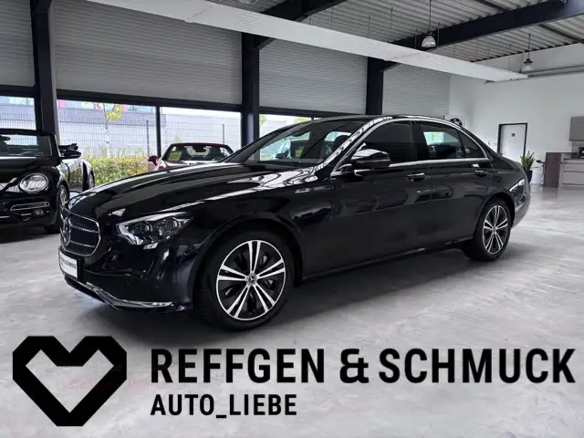 Mercedes-Benz E 400 4M NAV+MULTIBEAM+WIDE+BURMESTER+360+1HD+TÜ