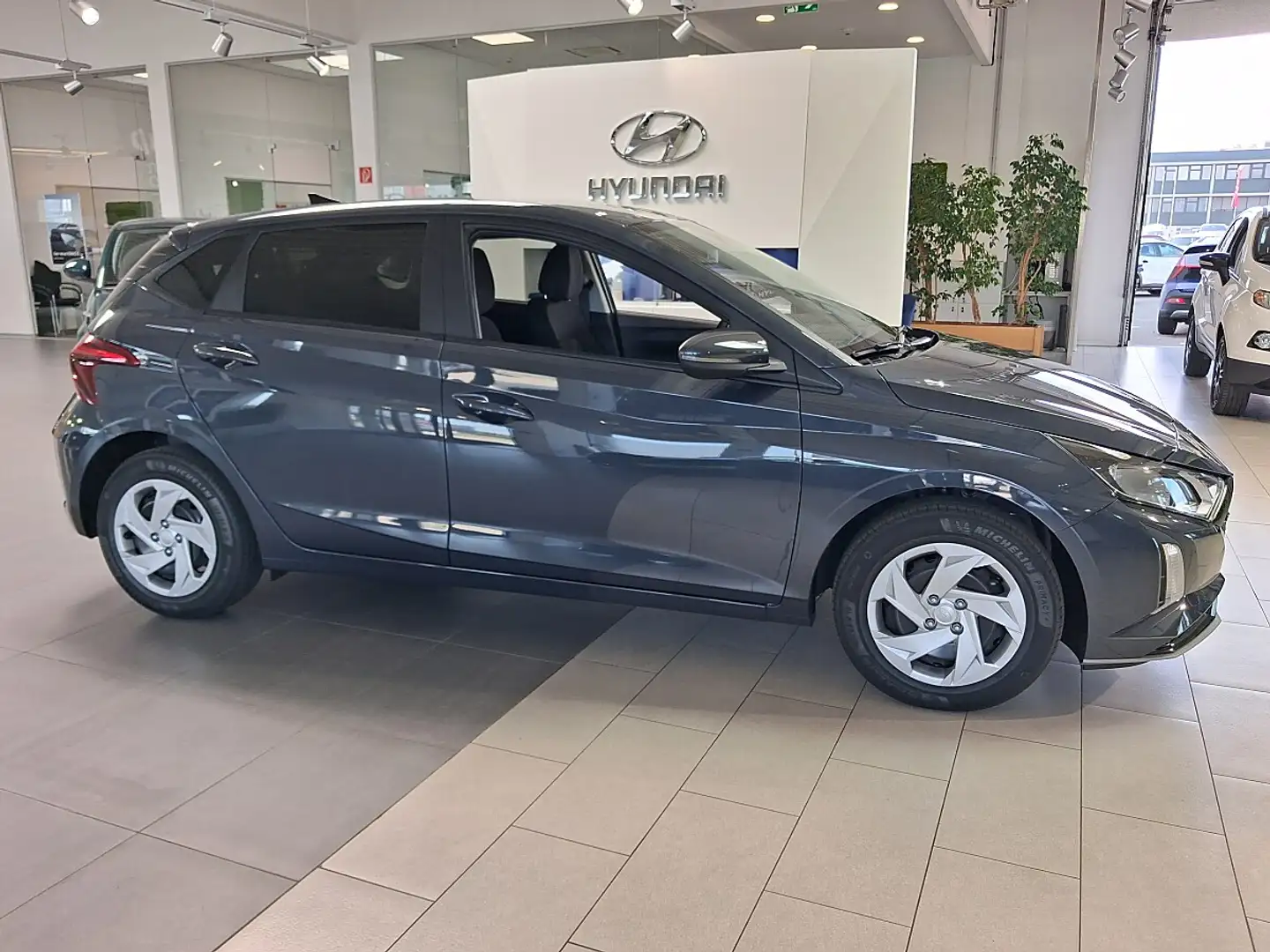 Hyundai i20 1,0 T-GDI Smart Line Grau - 2