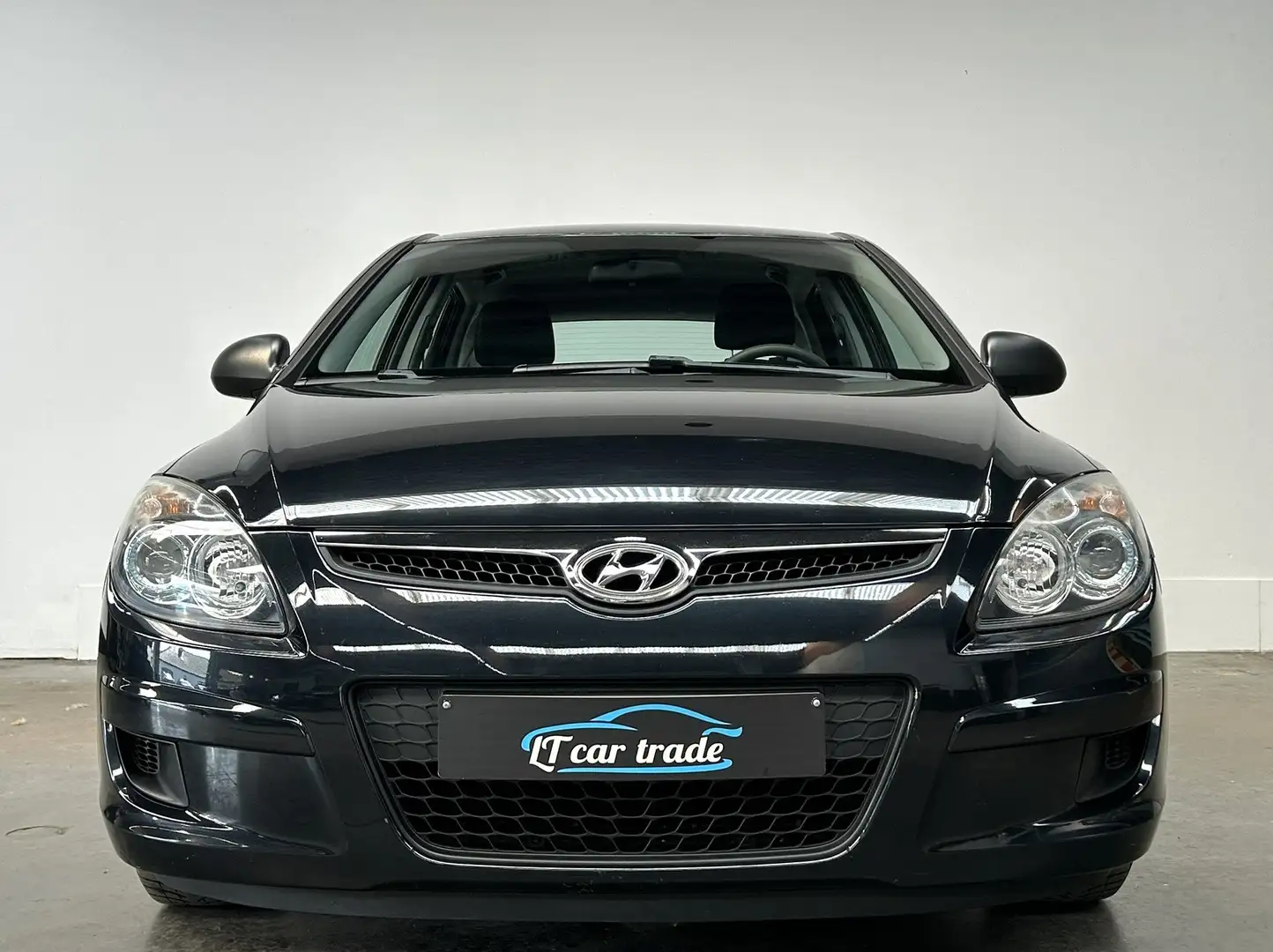 Hyundai i30 1.4i 16v Style * Airco * Radio cd mp3 * Garantie Zwart - 2