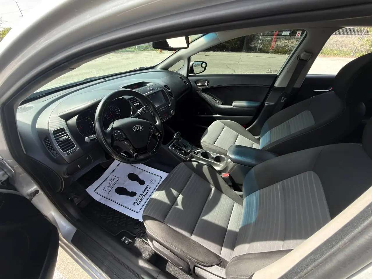 Kia Forte снимка Kia Forte