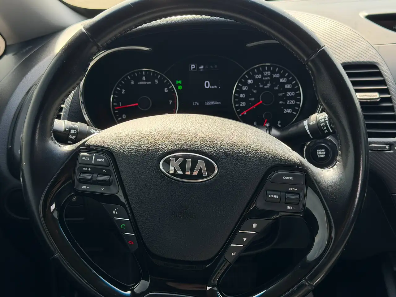 Kia Forte снимка Kia Forte