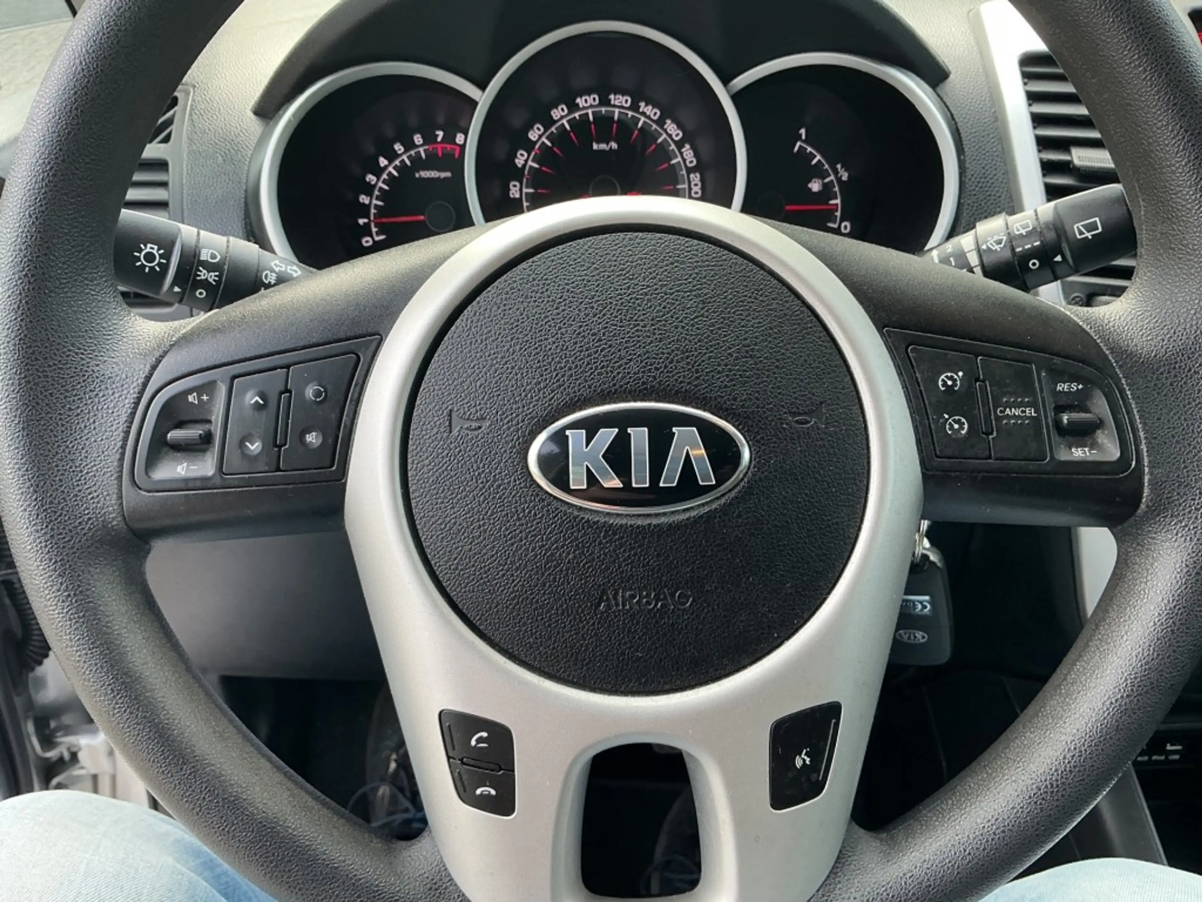 Kia Venga 1.4 CVVT 20TH ANNIVERSARY — photo 14