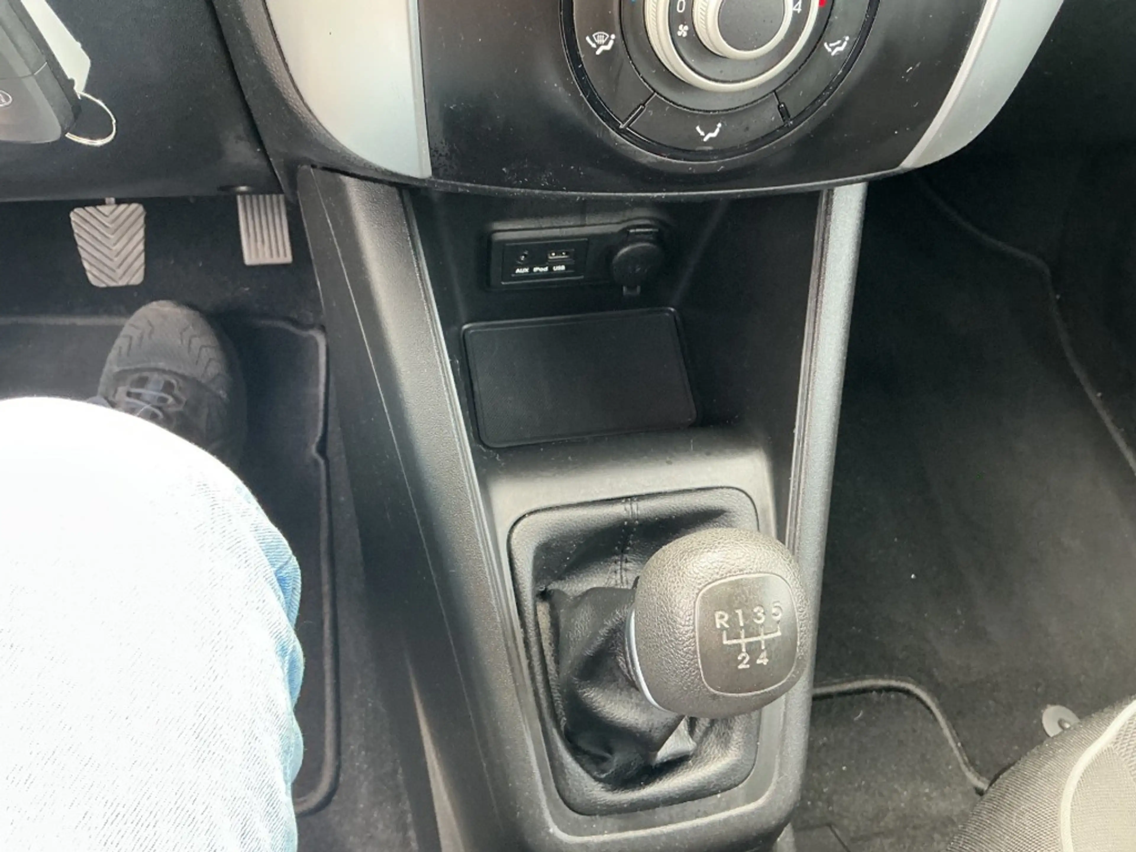 Kia Venga 1.4 CVVT 20TH ANNIVERSARY — photo 16