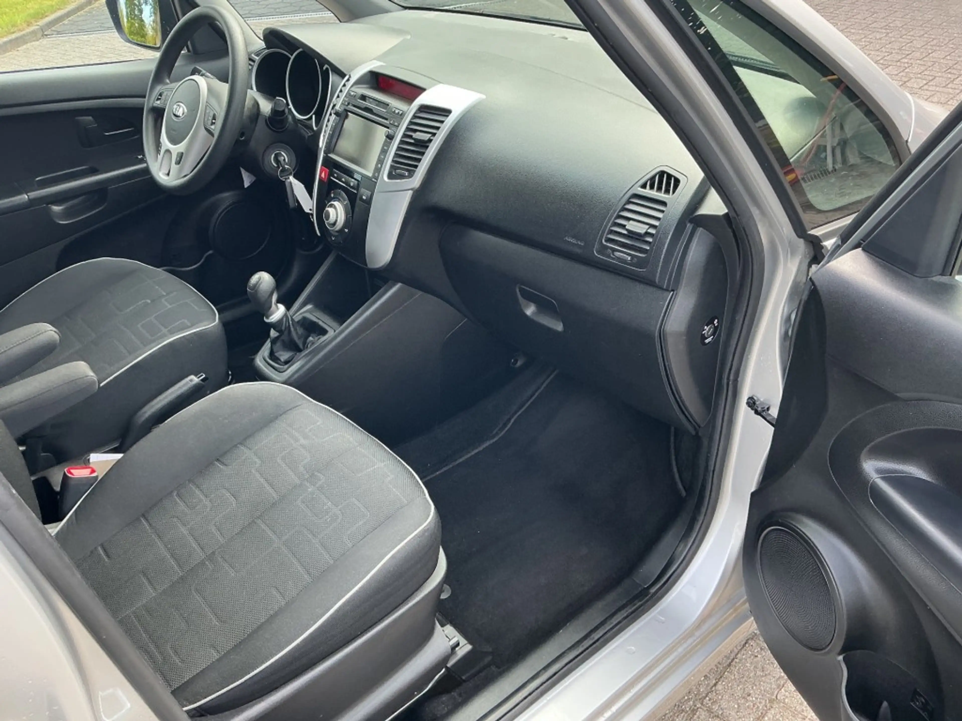 Kia Venga 1.4 CVVT 20TH ANNIVERSARY — photo 7