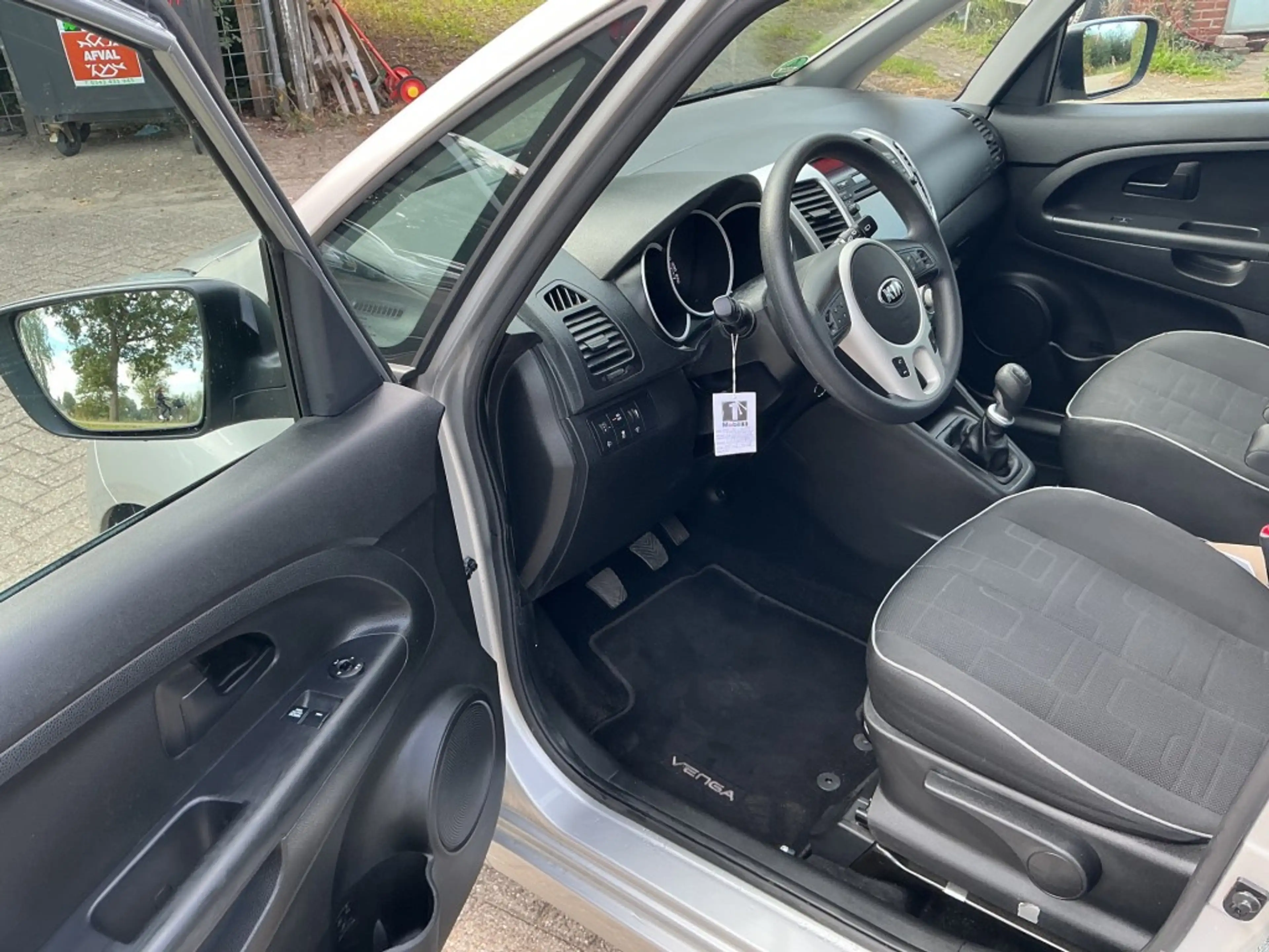 Kia Venga 1.4 CVVT 20TH ANNIVERSARY — photo 11