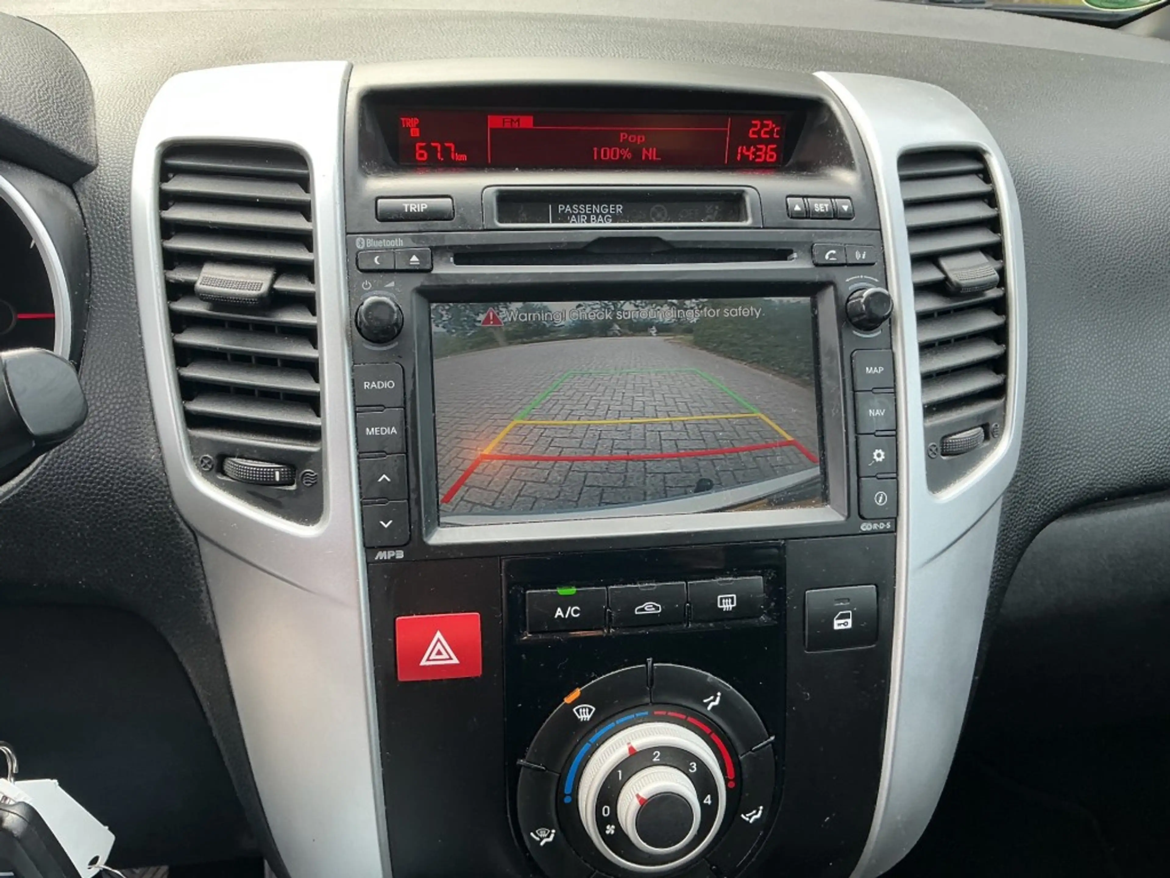 Kia Venga 1.4 CVVT 20TH ANNIVERSARY — photo 17