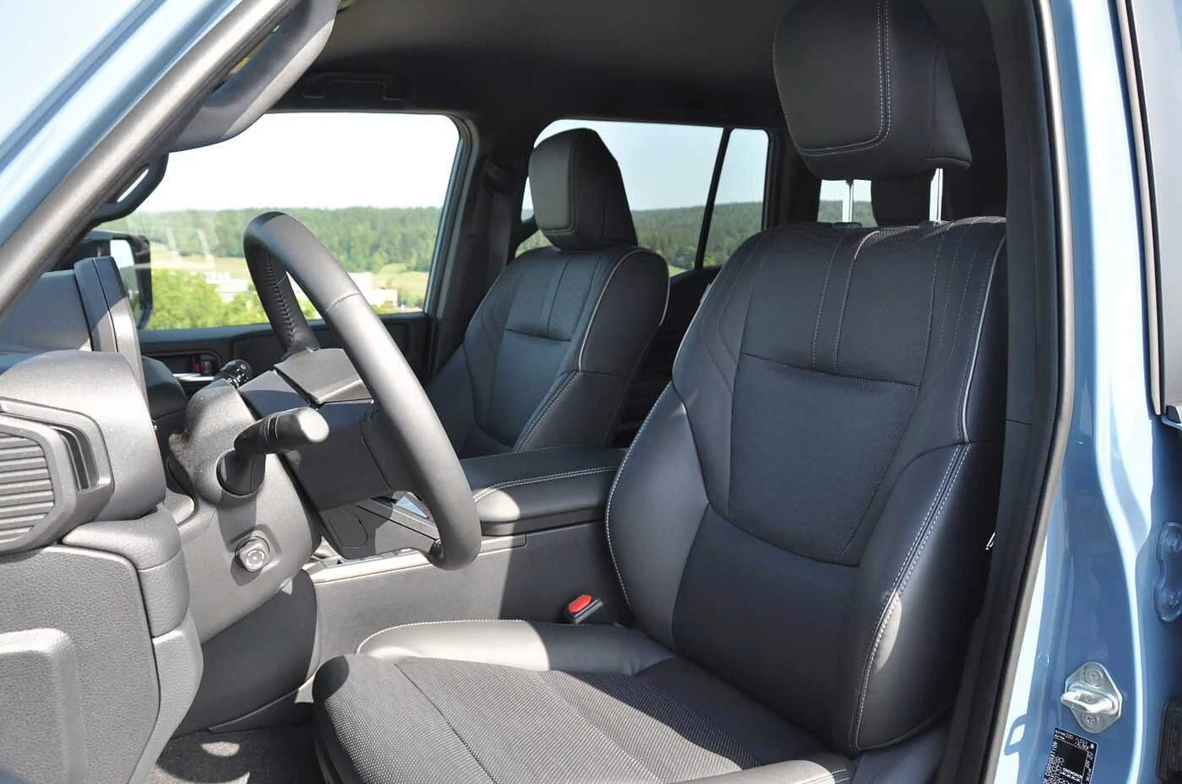 Toyota Land Cruiser Executive Mild Hybrid — photo 9