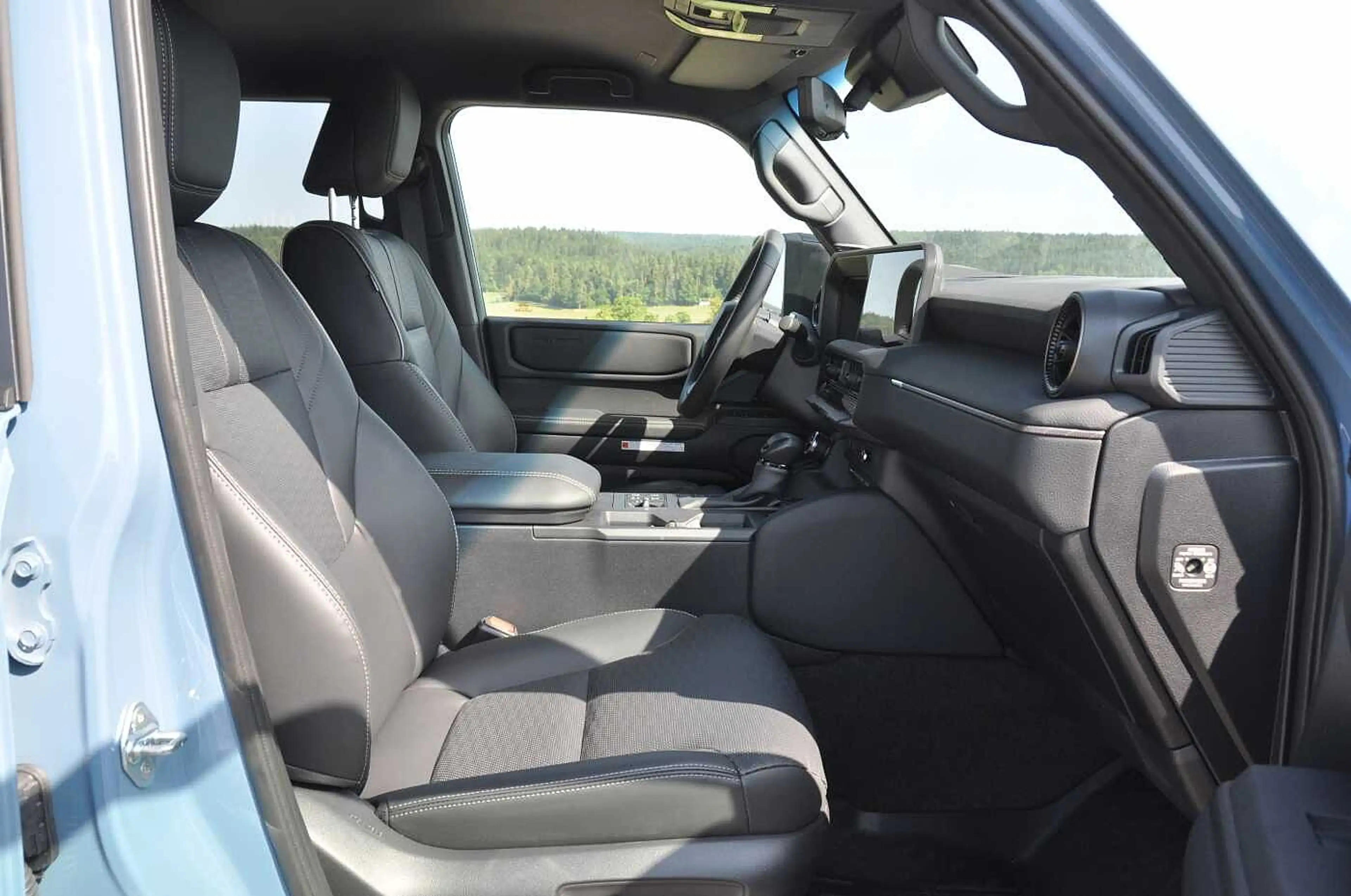 Toyota Land Cruiser Executive Mild Hybrid — photo 10