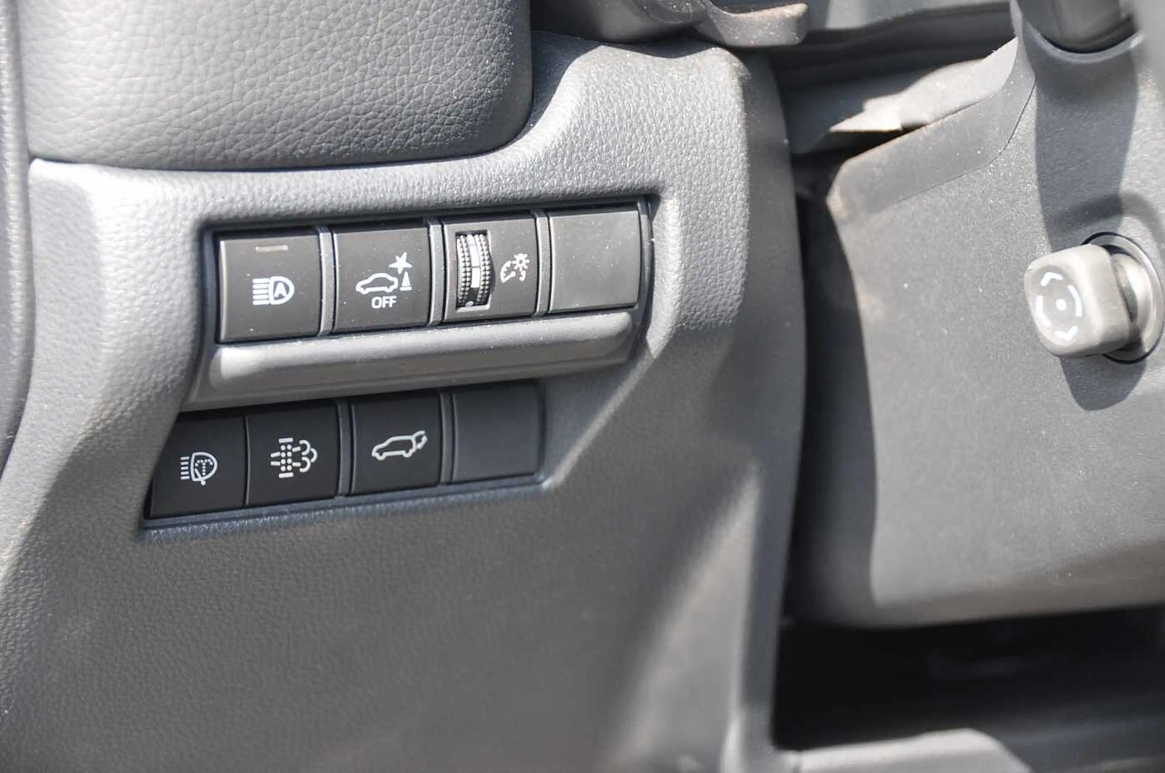 Toyota Land Cruiser Executive Mild Hybrid — photo 12
