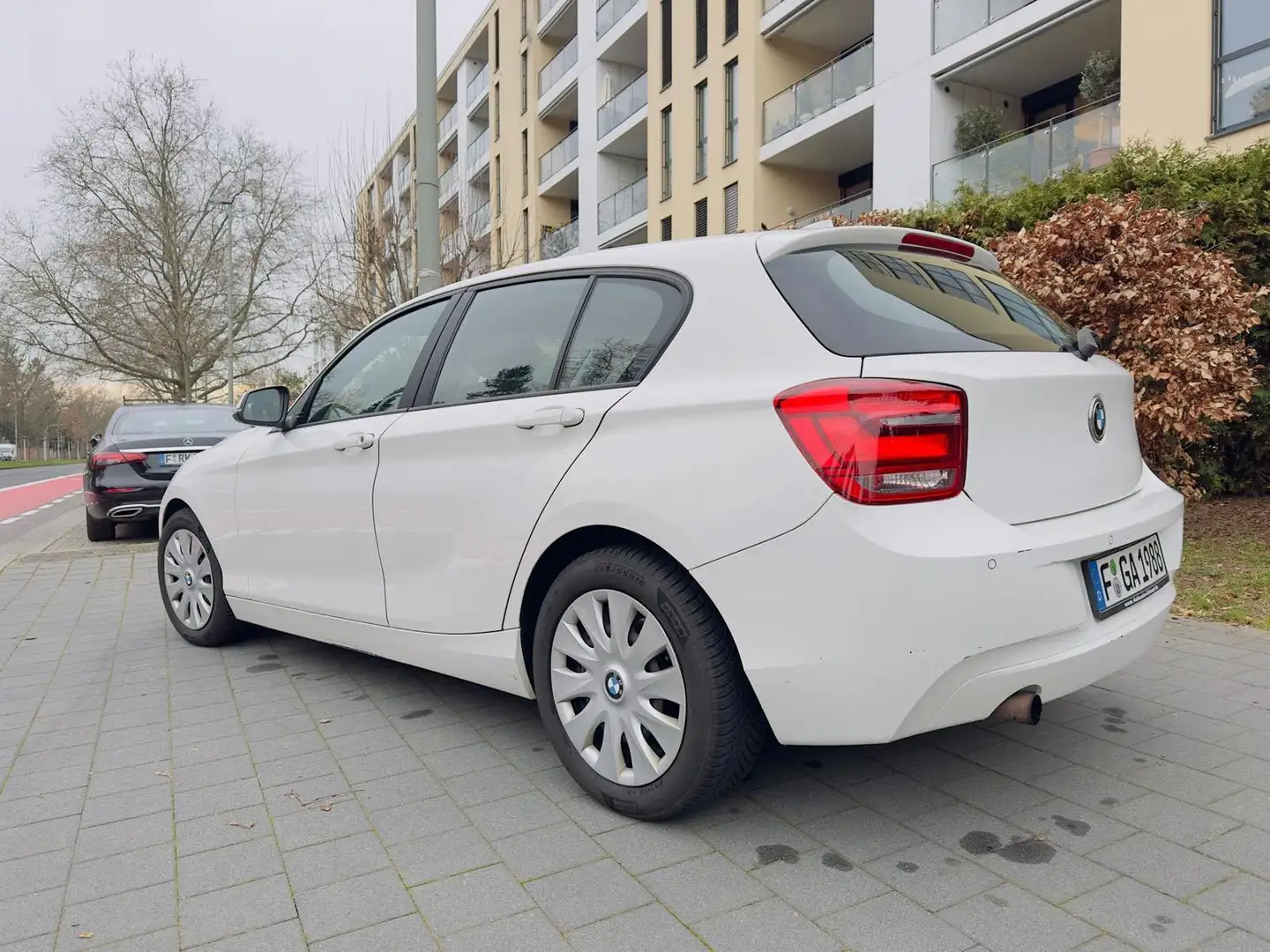BMW 114 114i Weiß - 2