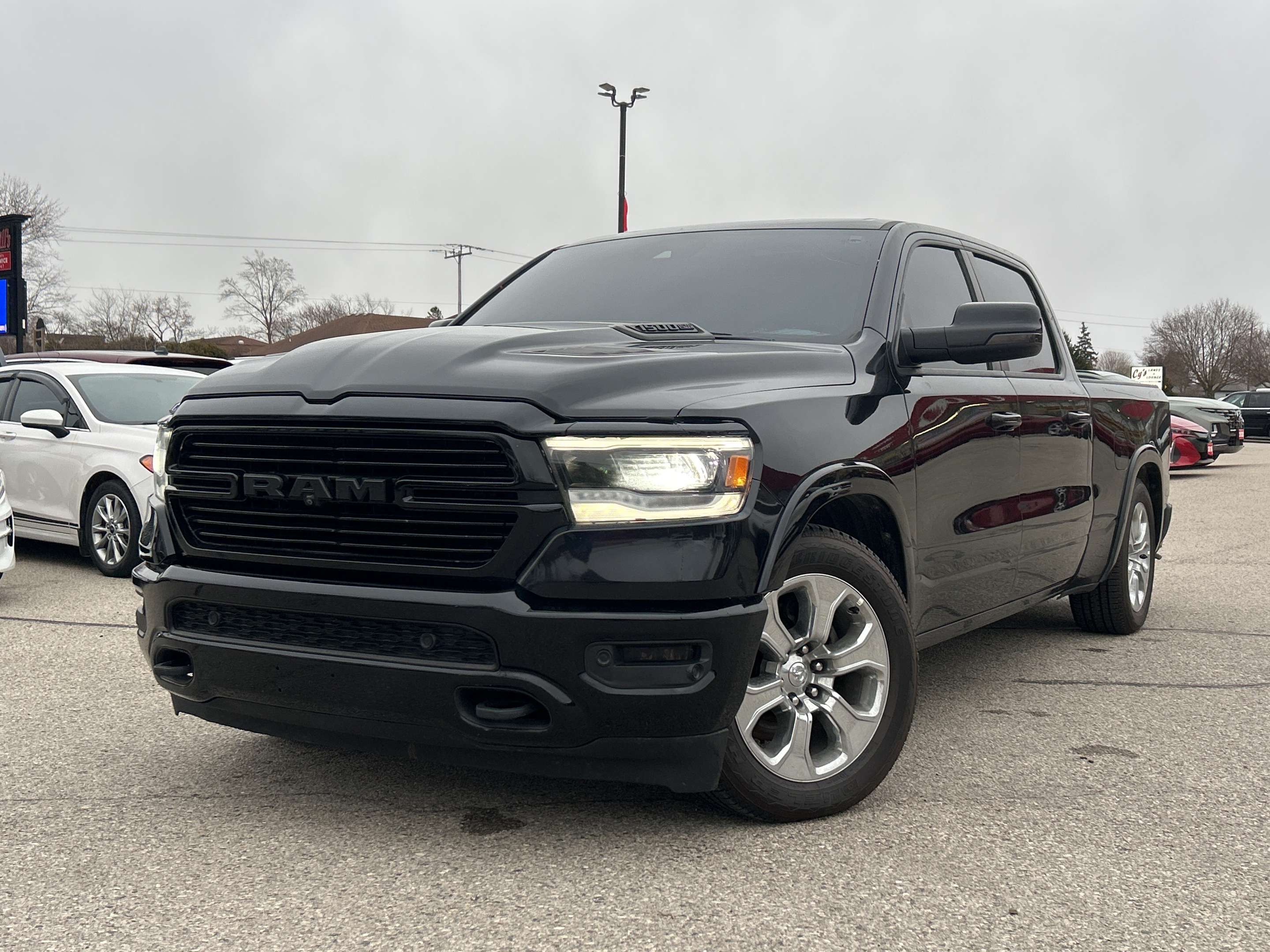 2019 RAM 1500 LARAMIE, LEATHER, PANORAMIC ROOF, REMOTE START! — снимка 1