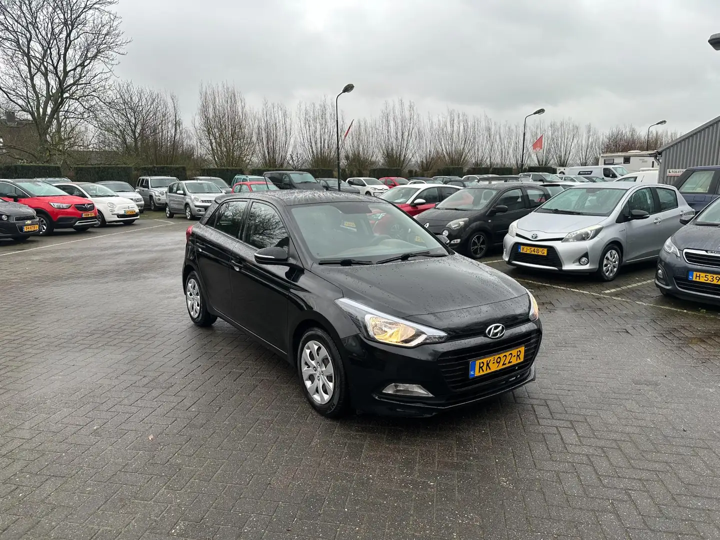 Hyundai i20 1.0 T-GDI i-Drive Cool Schwarz - 2