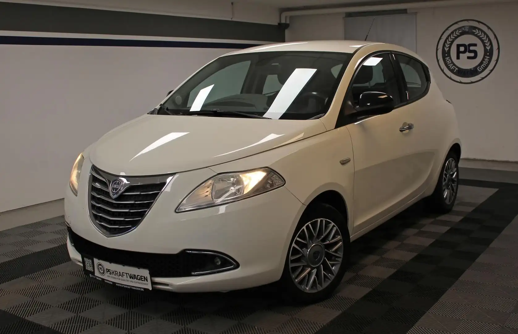 Lancia Ypsilon Gold 1.2 Benzin/LPG KLIMA 2HD PDC HINTEN Blanco - 1