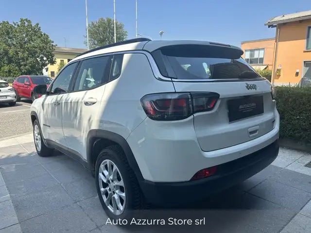 Jeep Compass view 4
