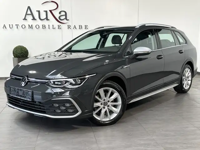 Volkswagen Golf view 2