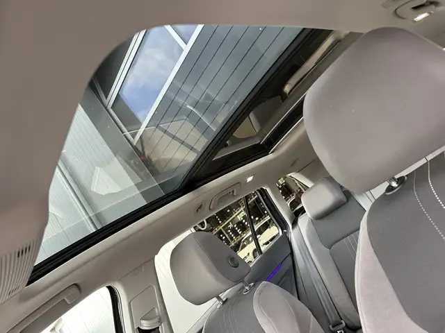 Volkswagen Golf view 9